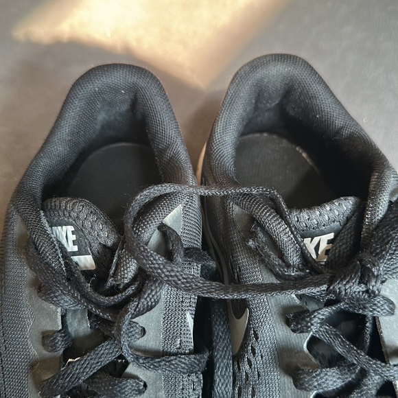 Black Nike free youth size 3 sneakers - Picture 4 of 5